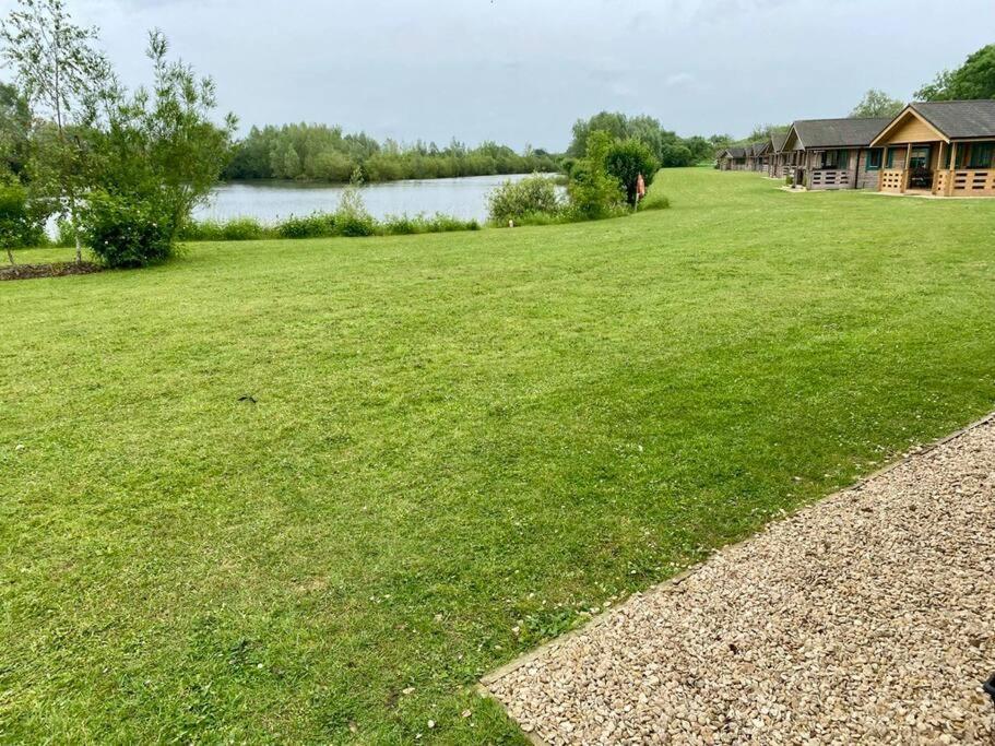 Lilly Lodge, Lake Pochard سيرني الجنوبية المظهر الخارجي الصورة